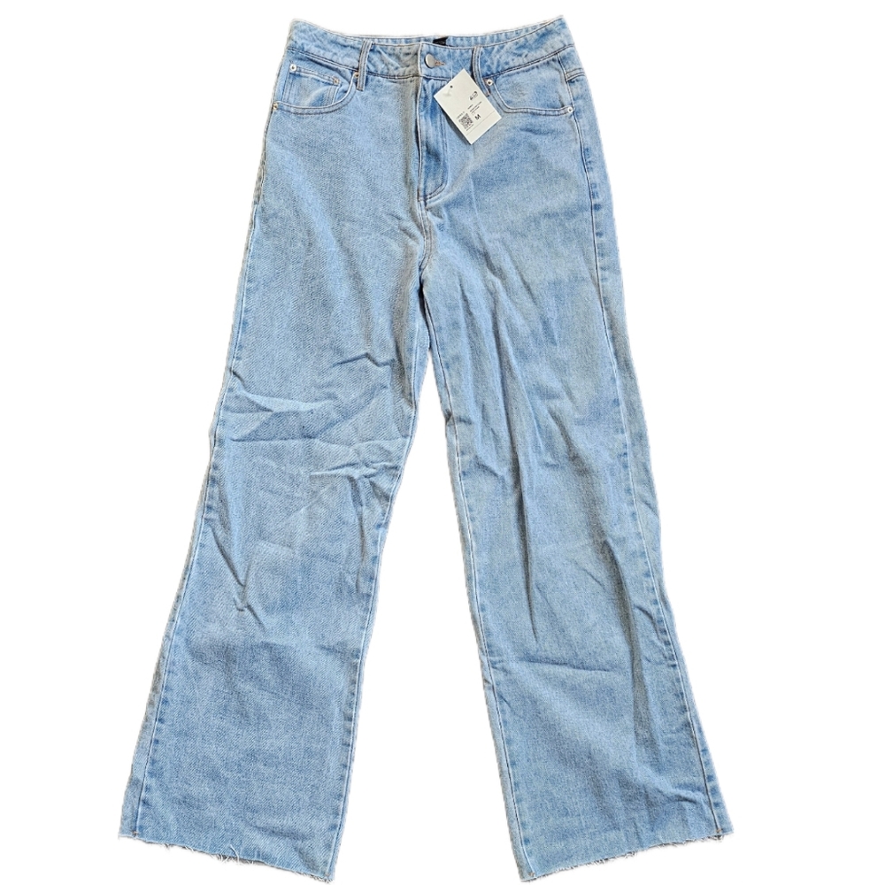 Forever21 F21 Raw Bottom Straight Leg Light Wash Mid Rise Jeans NWT Size M